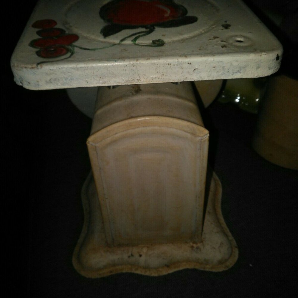 Vintage American Family Scale Apples Decor - Picture 2 of 5